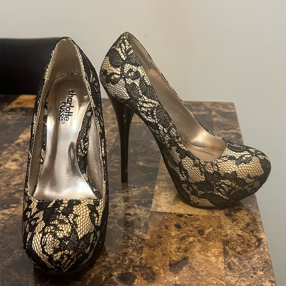 Lace heel